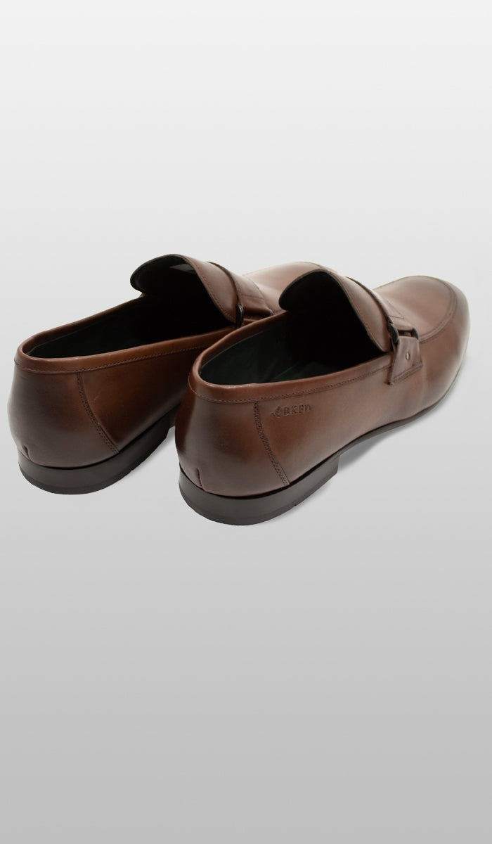 Sapato Mocassim Com Fivela Lateral Dupla